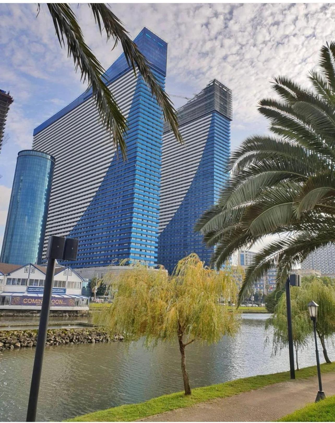 Black Sea Luxury Towers Hotel Batumi Exterior photo