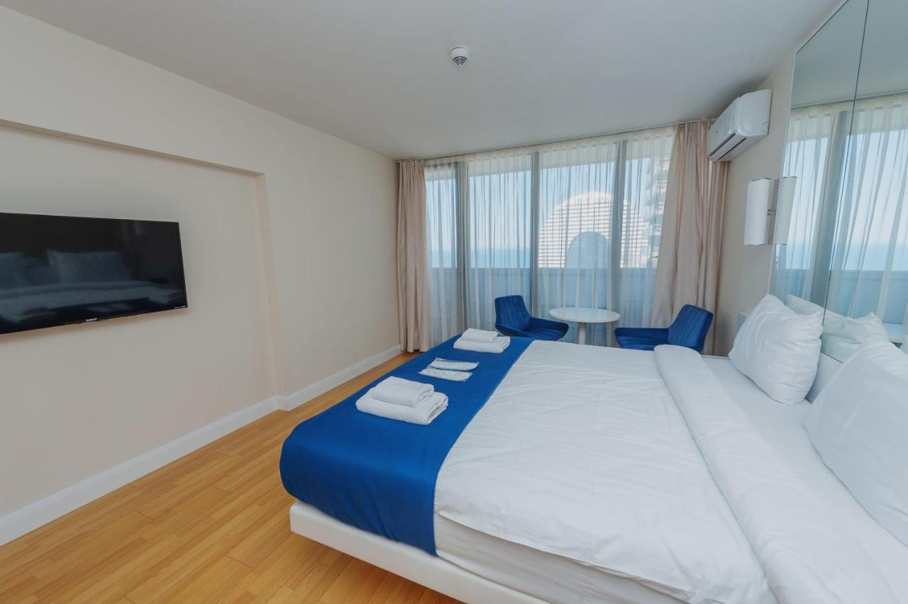 Black Sea Luxury Towers Hotel Batumi Exterior photo
