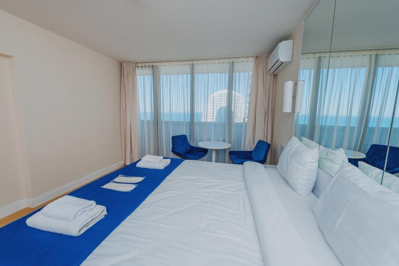 Black Sea Luxury Towers Hotel Batumi Exterior photo