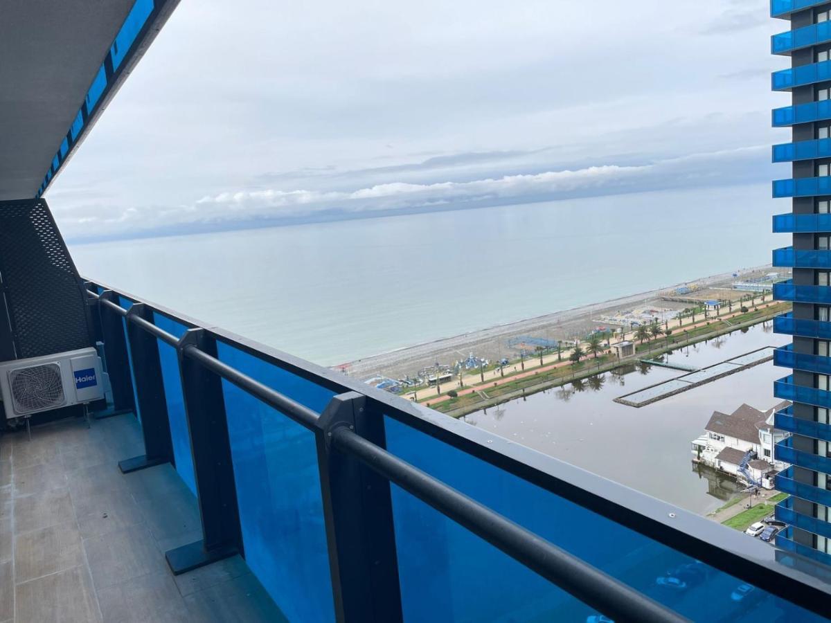 Black Sea Luxury Towers Hotel Batumi Exterior photo