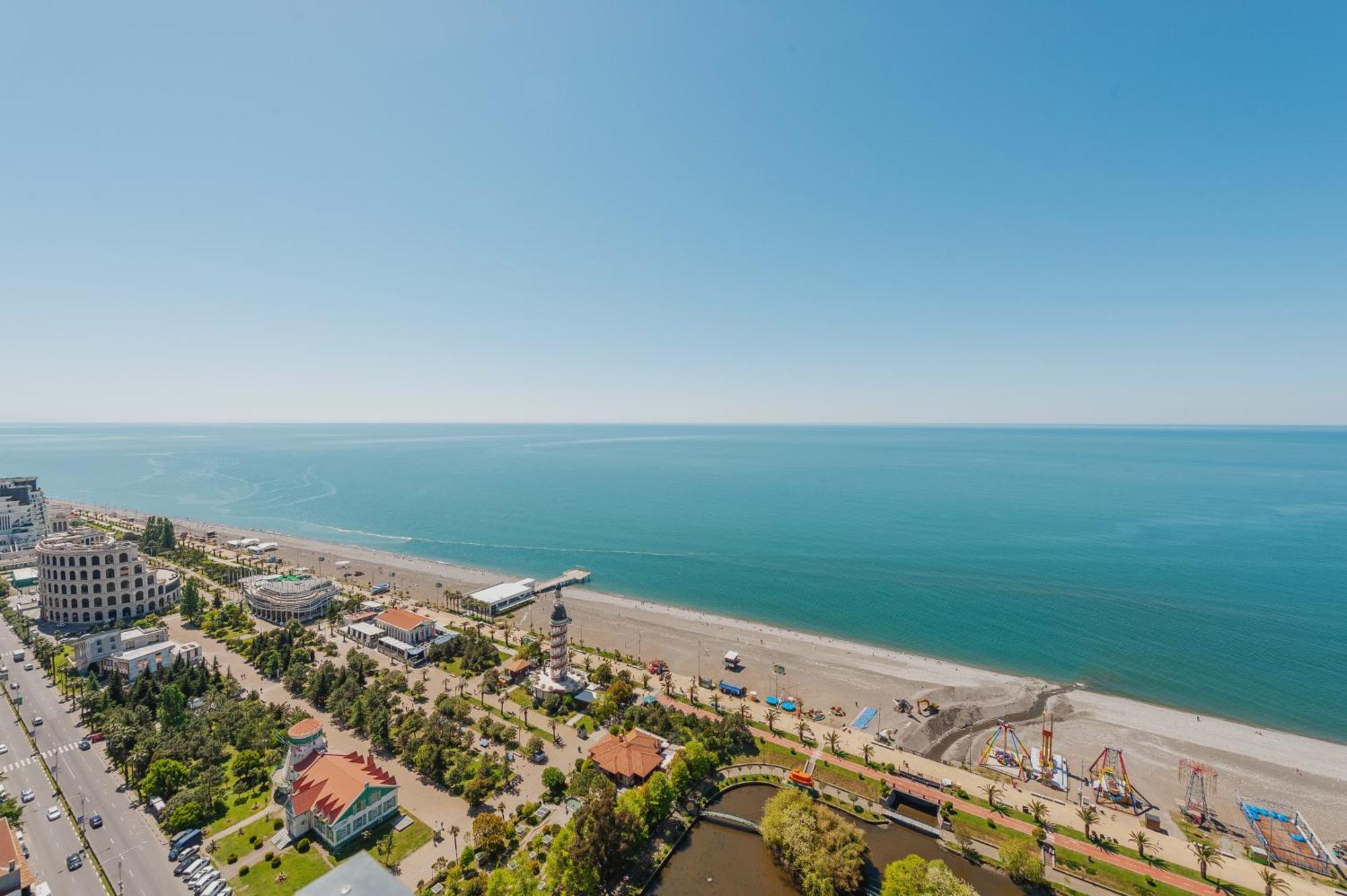 Black Sea Luxury Towers Hotel Batumi Exterior photo