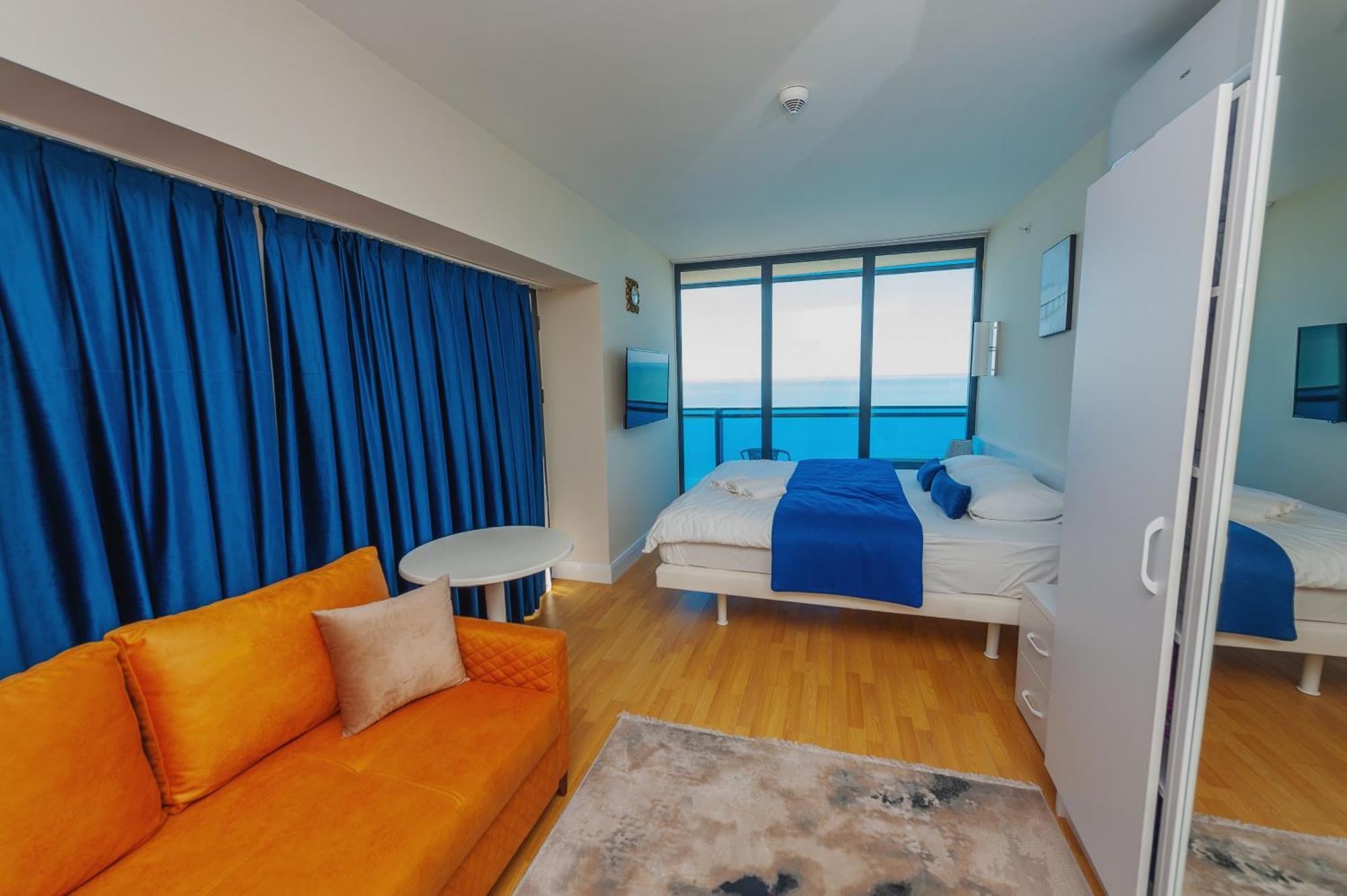 Black Sea Luxury Towers Hotel Batumi Exterior photo