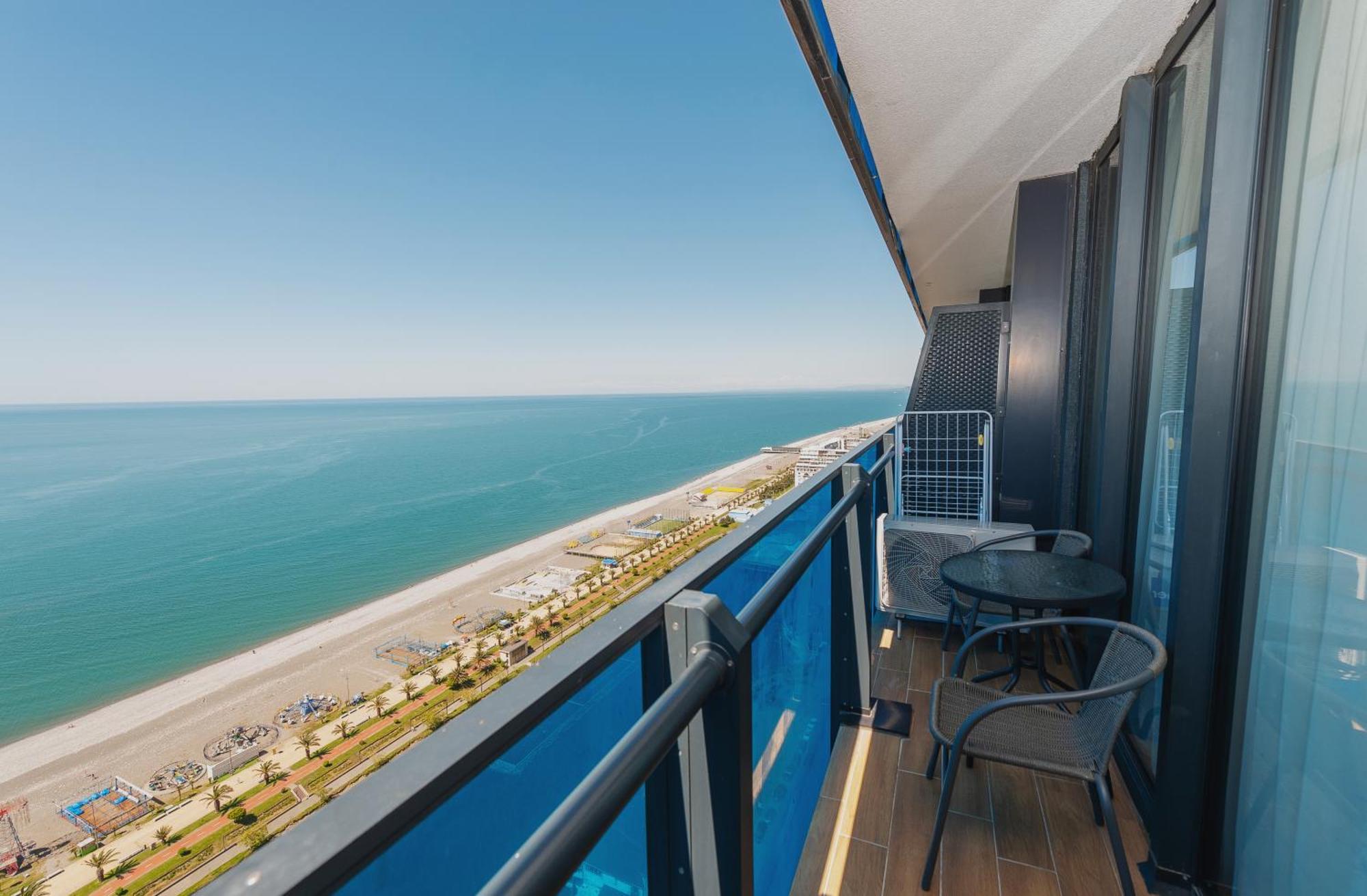 Black Sea Luxury Towers Hotel Batumi Exterior photo