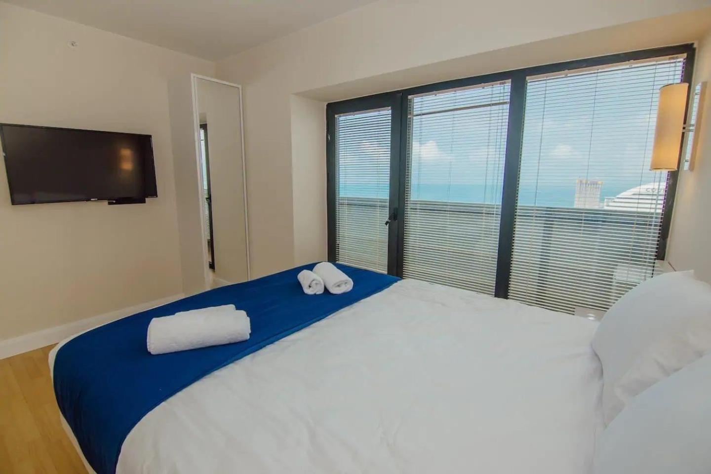 Black Sea Luxury Towers Hotel Batumi Exterior photo